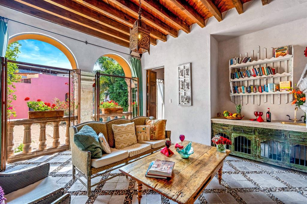 37700, Mexico, 7 Bedrooms Bedrooms, ,8 BathroomsBathrooms,Residential,Active,157882