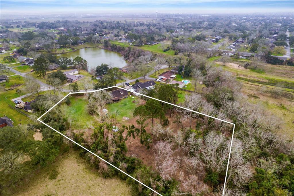 178 W County Road 136, Alvin, Texas image 2