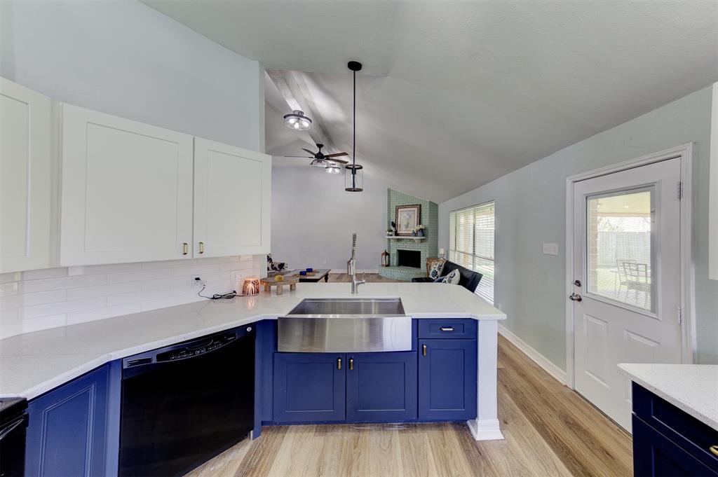 5509 Winding Brook Drive, Dickinson, Texas image 10