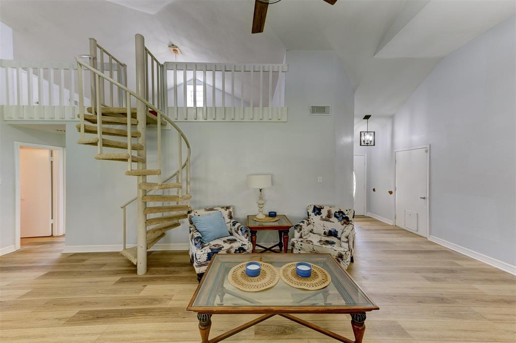 5509 Winding Brook Drive, Dickinson, Texas image 2