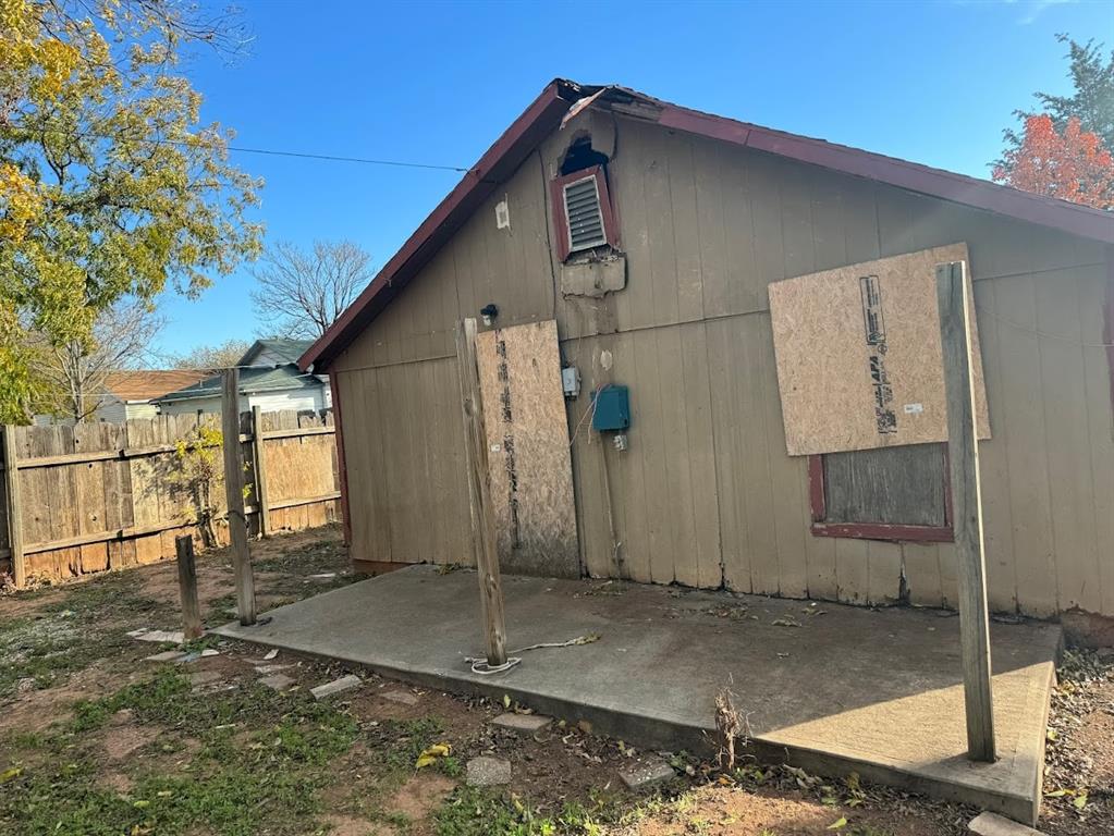 Photo 5 of 15 of 1208 N 7th Street house