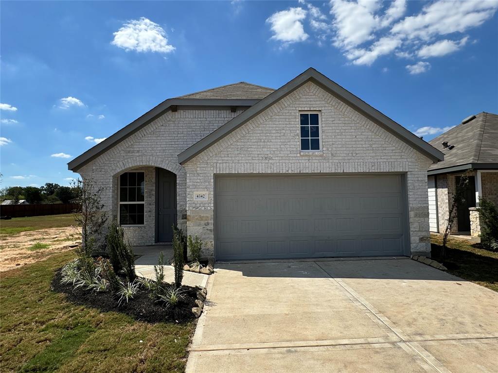 4342 Maple Root Lane, Pinehurst, Texas image 1