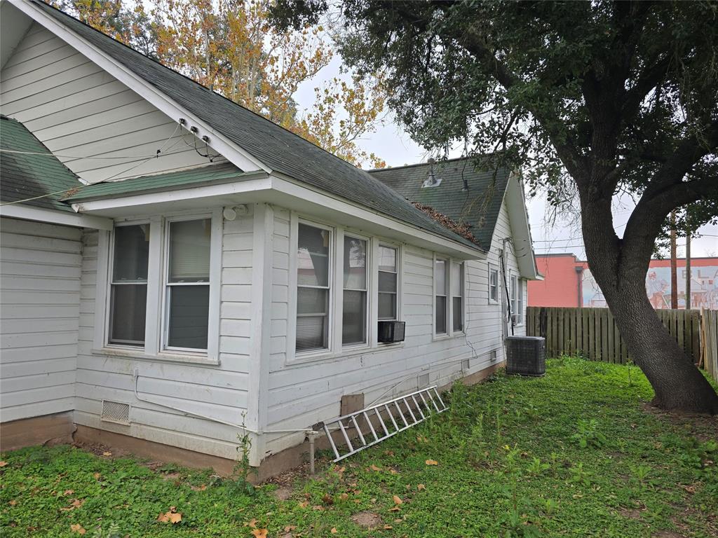 121 N Resident Street, Wharton, Texas image 10