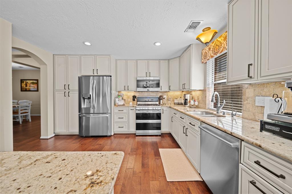 1423 W Welsford Drive