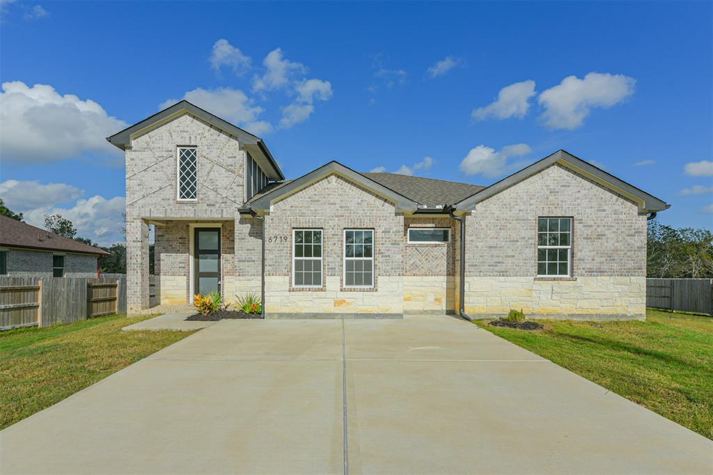 6719 Windhaven Road, Liverpool, Texas image 1