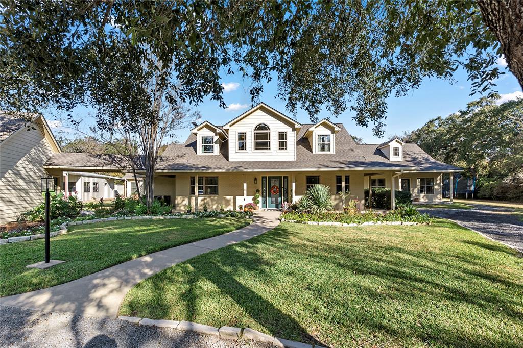 1606 Wildwood Lane, Madisonville, Texas image 1