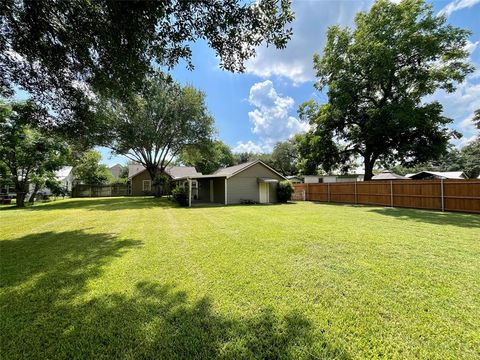 A home in La Grange