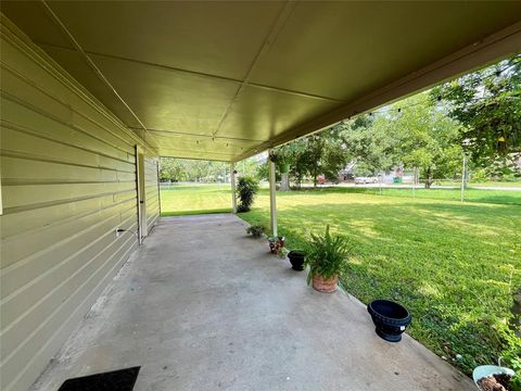 A home in La Grange