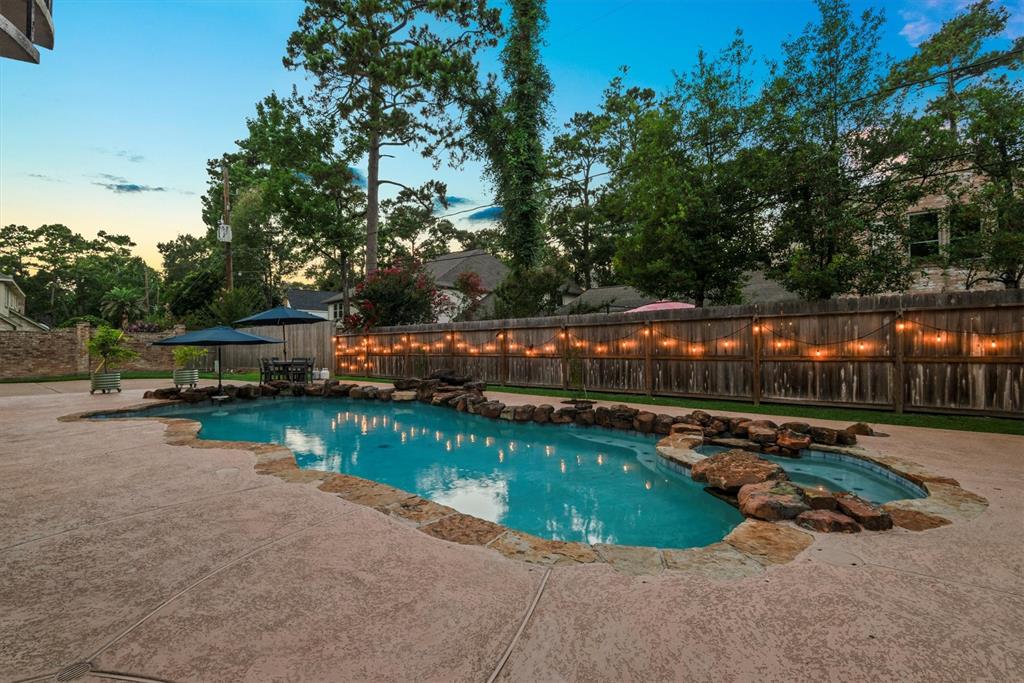 9410 Windrush Drive, Spring, Texas image 5