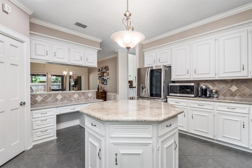 9410 Windrush Drive, Spring, Texas image 16
