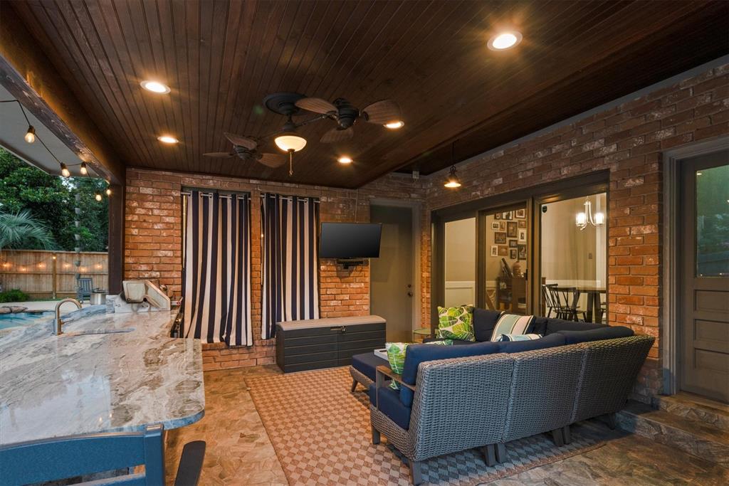 9410 Windrush Drive, Spring, Texas image 33