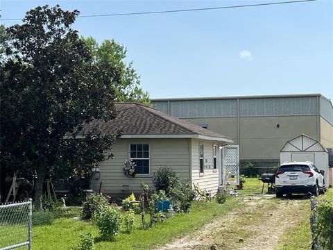 A home in Clute