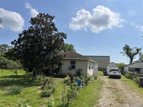 A home in Clute