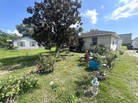 A home in Clute