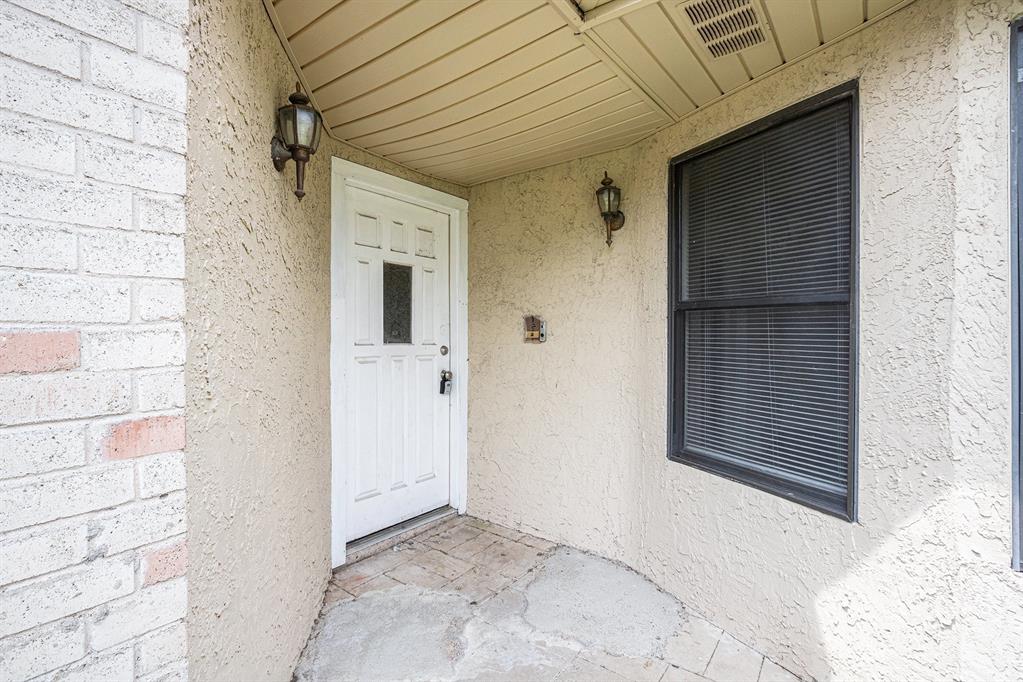16226 Alden Ridge Drive, Houston, Texas image 2