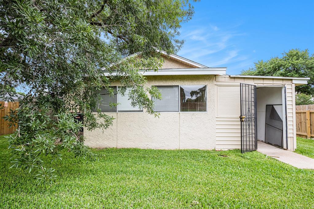 16226 Alden Ridge Drive, Houston, Texas image 20