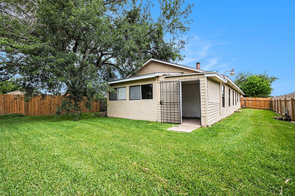 16226 Alden Ridge Drive, Houston, Texas image 21
