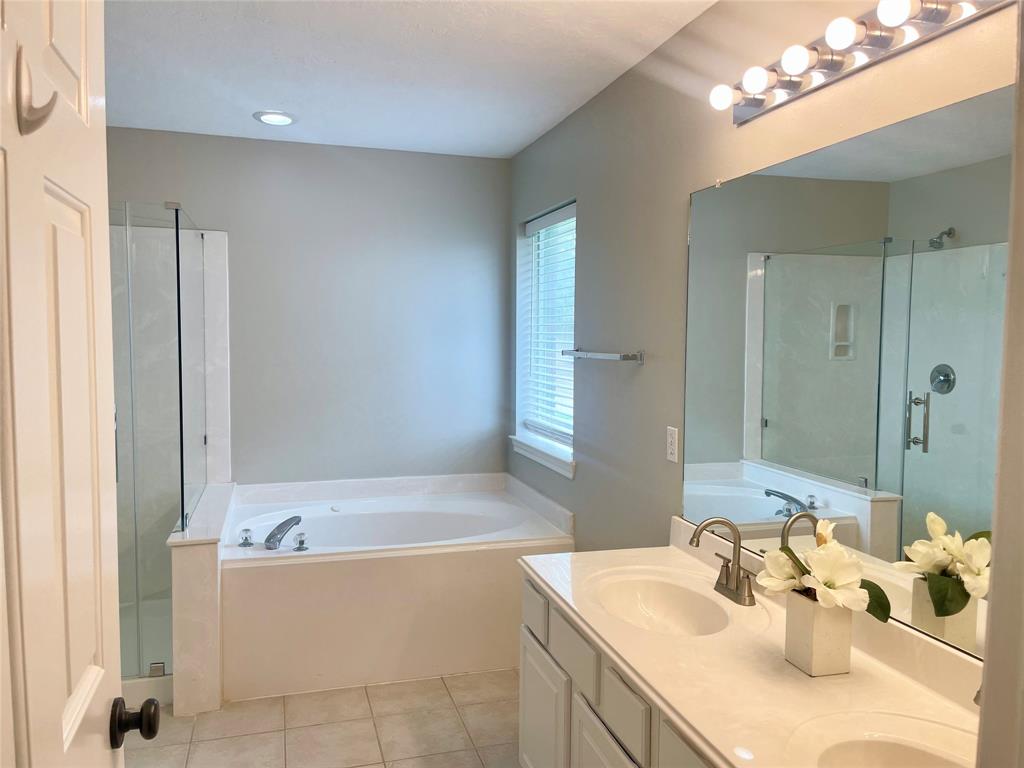 15318 Redbud Berry Way, Cypress, Texas image 28