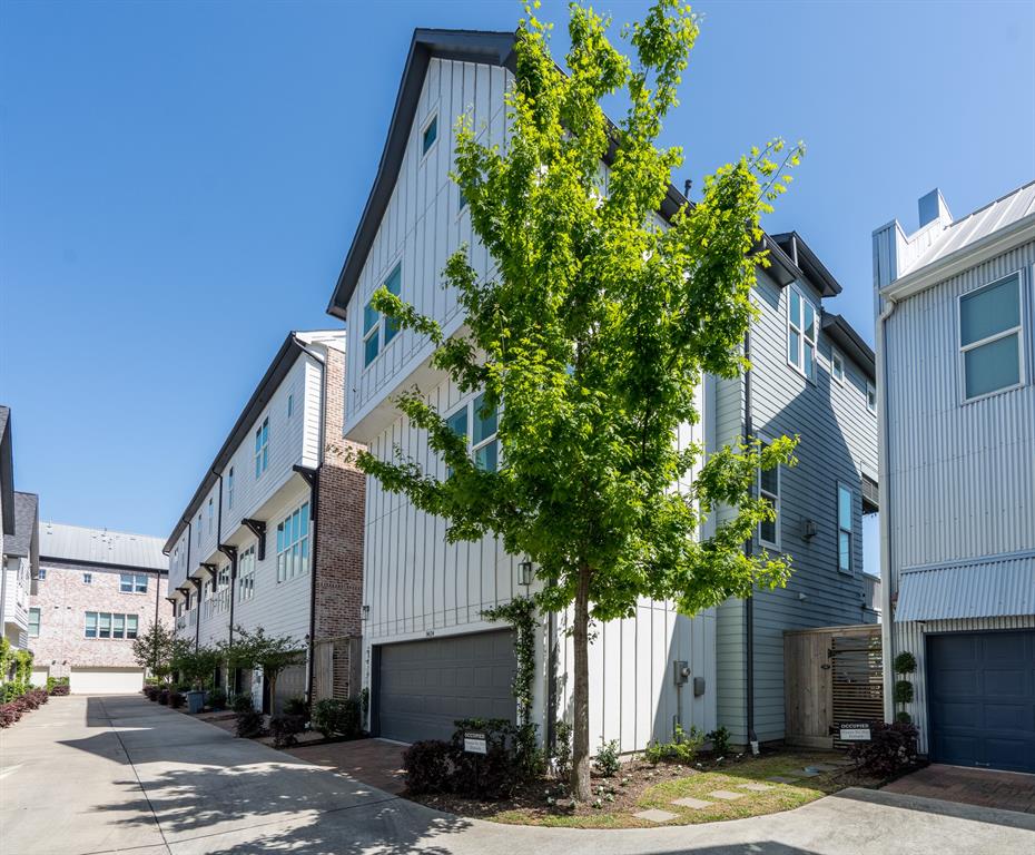 8624 Emnora Lane