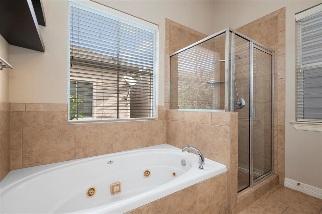 928 Mckinney Park Lane, Houston, Texas image 14