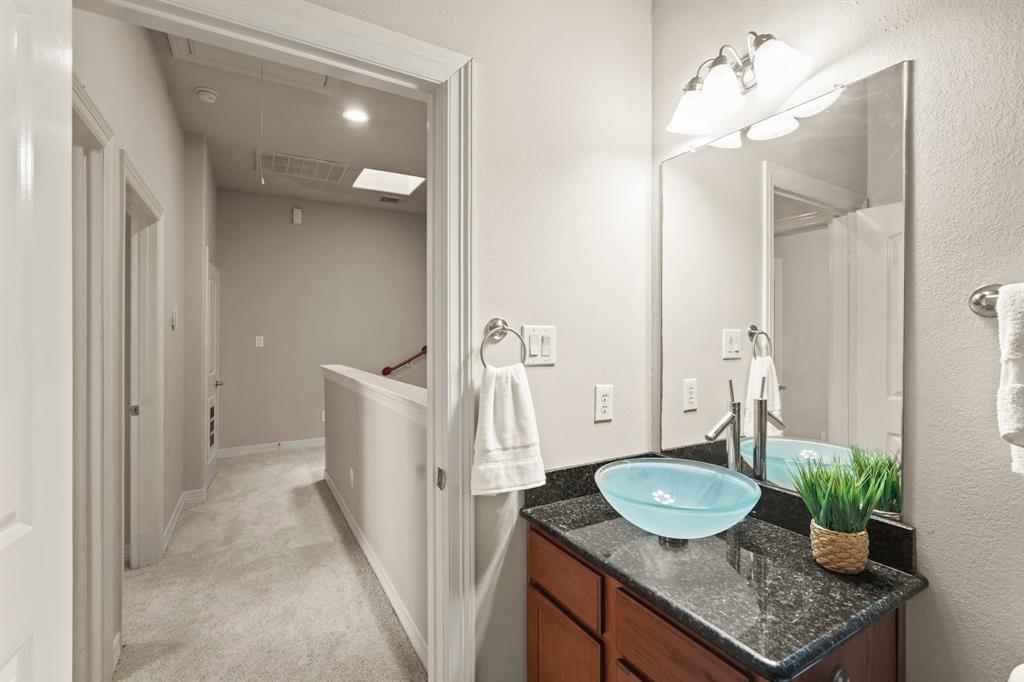 928 Mckinney Park Lane, Houston, Texas image 18