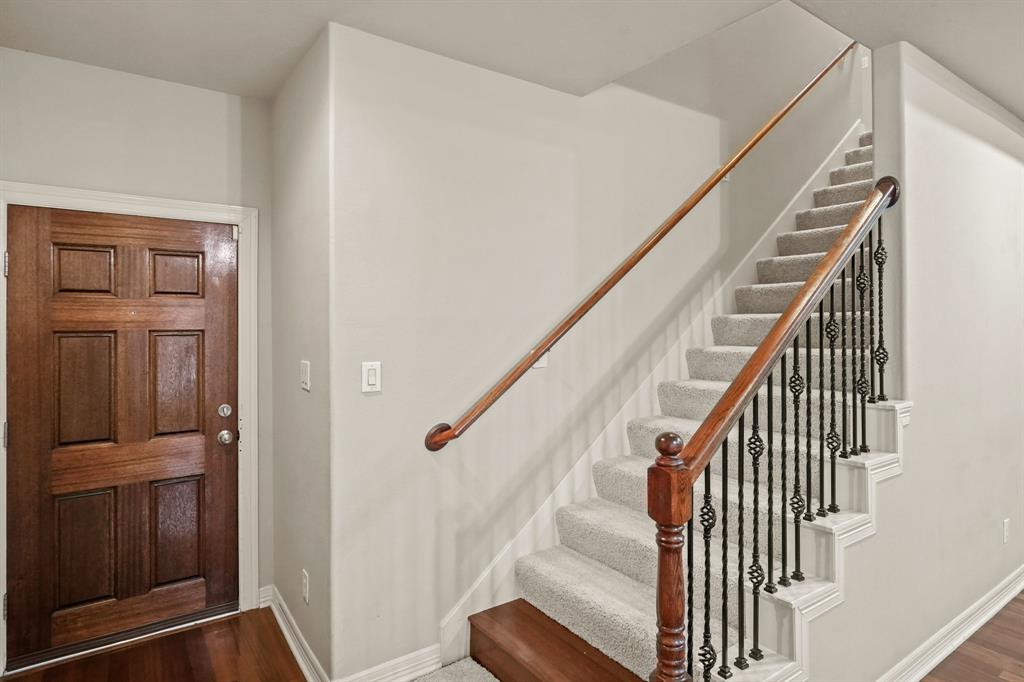 928 Mckinney Park Lane, Houston, Texas image 11