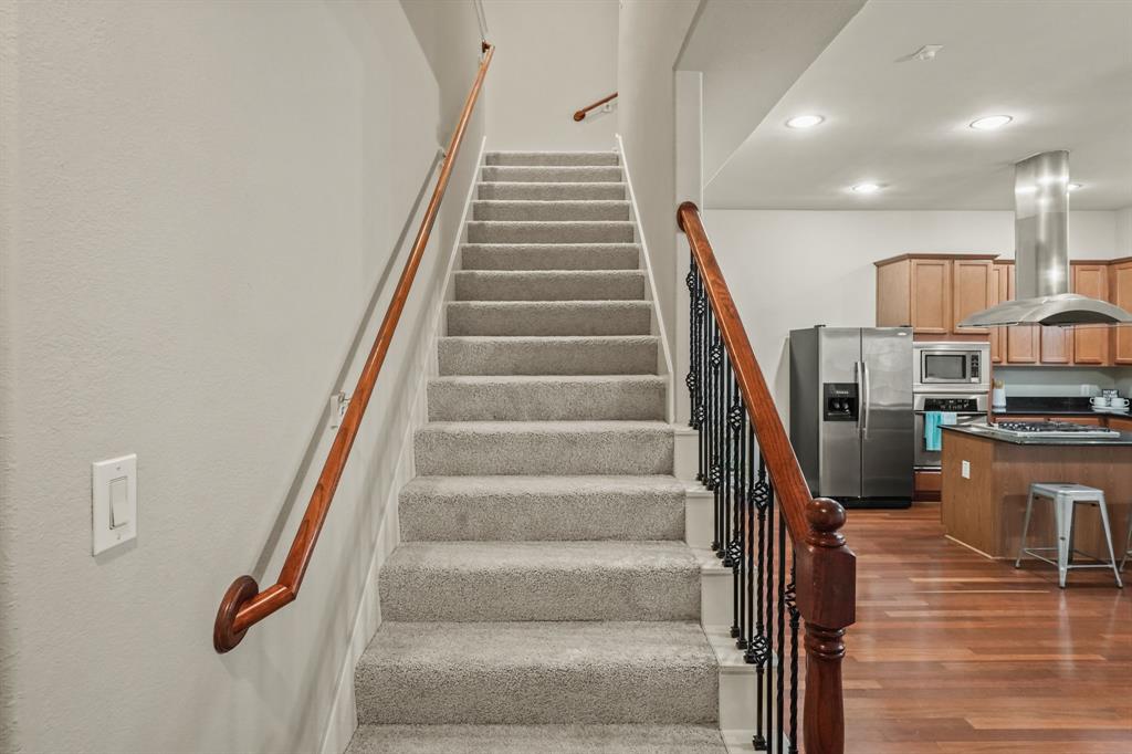 928 Mckinney Park Lane, Houston, Texas image 10
