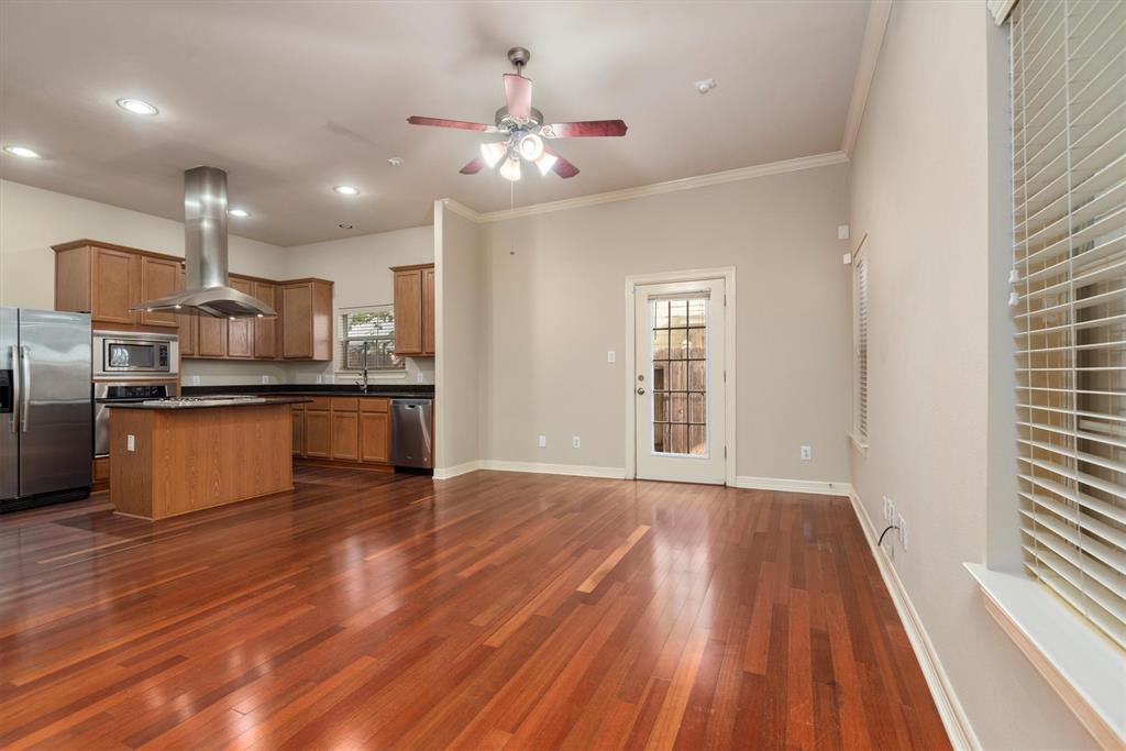 928 Mckinney Park Lane, Houston, Texas image 2