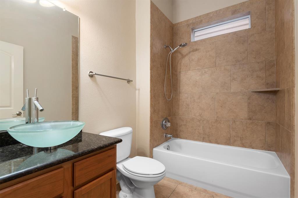 928 Mckinney Park Lane, Houston, Texas image 17