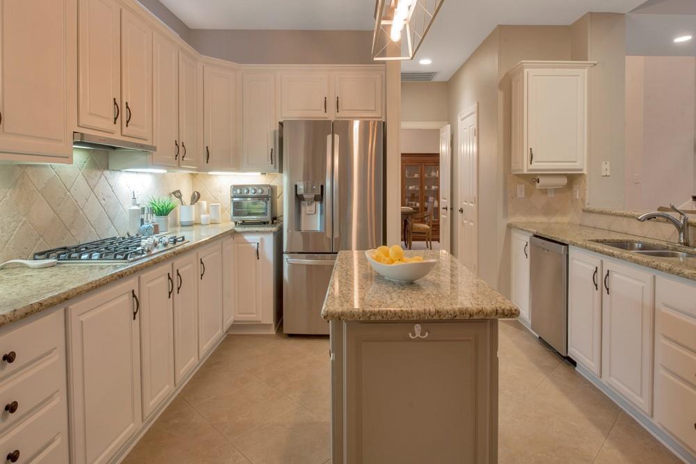 115 Meadowspring Circle, The Woodlands, Texas image 18