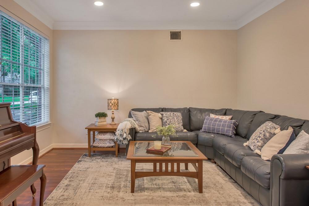115 Meadowspring Circle, The Woodlands, Texas image 10