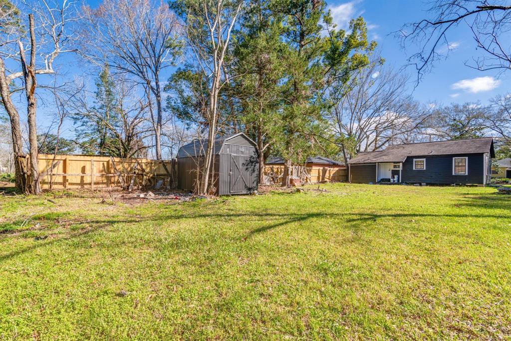 1105 N Valderas Street, Angleton, Texas image 15