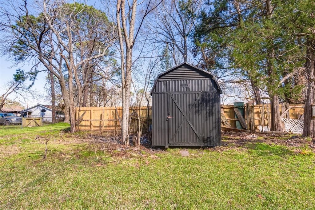 1105 N Valderas Street, Angleton, Texas image 16