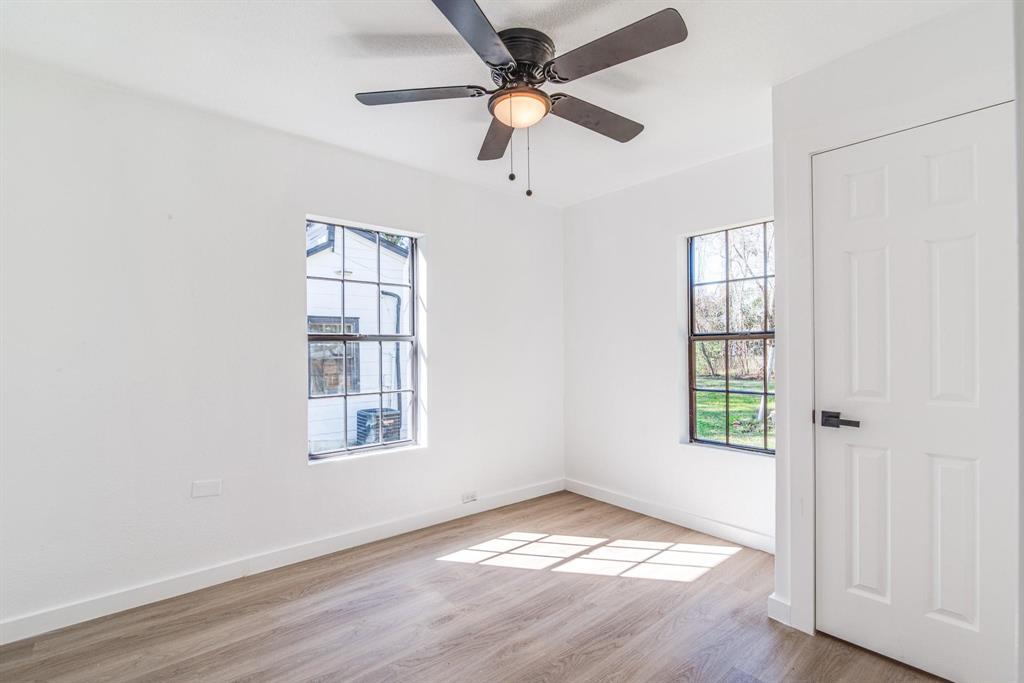 1105 N Valderas Street, Angleton, Texas image 13