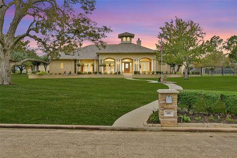 118 Waterfront Drive Montgomery TX 77356
