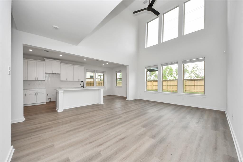 414 Kendall Crest, Alvin, Texas image 11