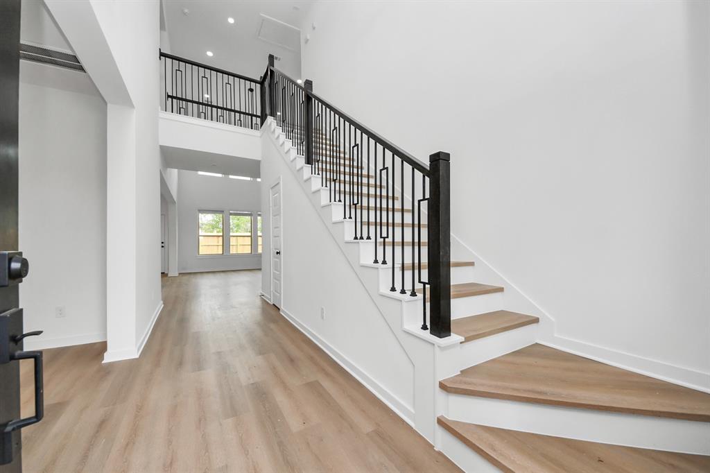 414 Kendall Crest, Alvin, Texas image 3