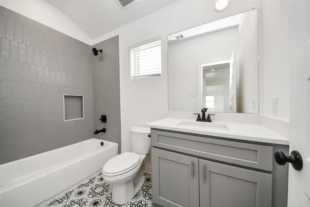414 Kendall Crest, Alvin, Texas image 27