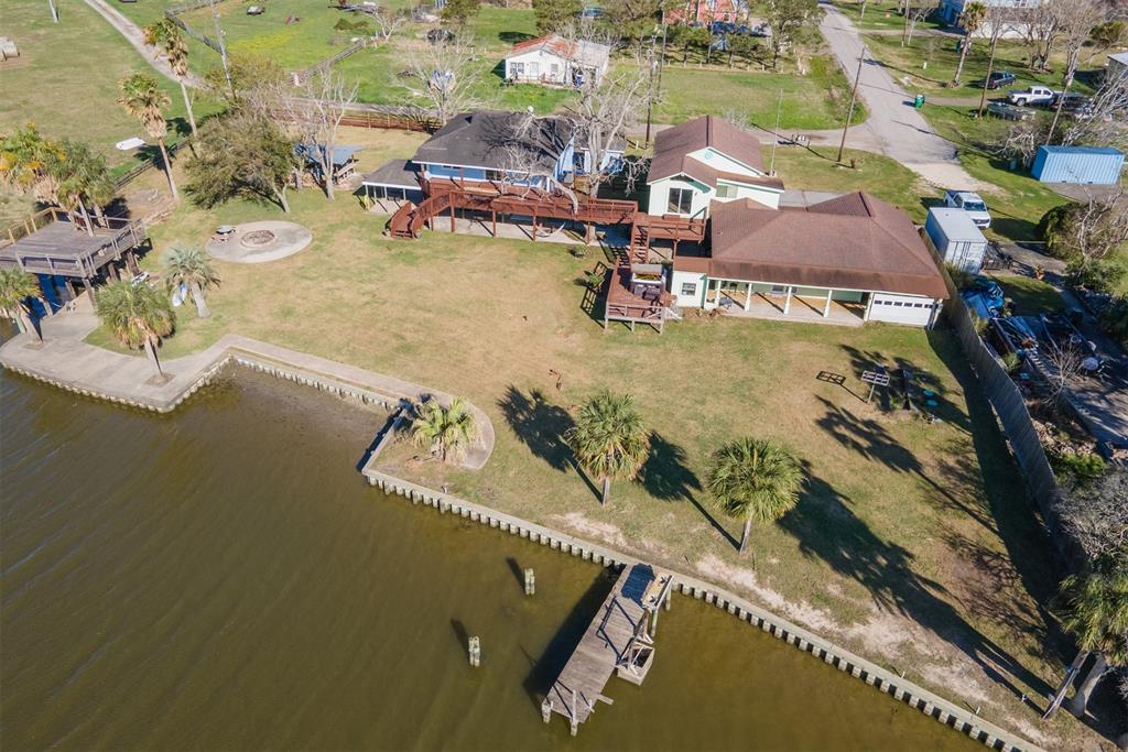 107 Annette Court, Angleton, Texas image 5