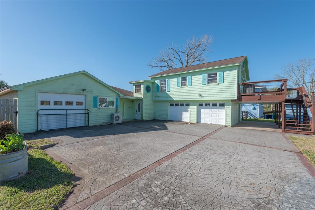 107 Annette Court, Angleton, Texas image 9