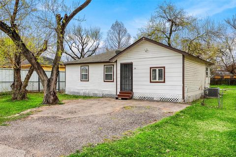 1114 Blackwood Avenue Houston TX 77032