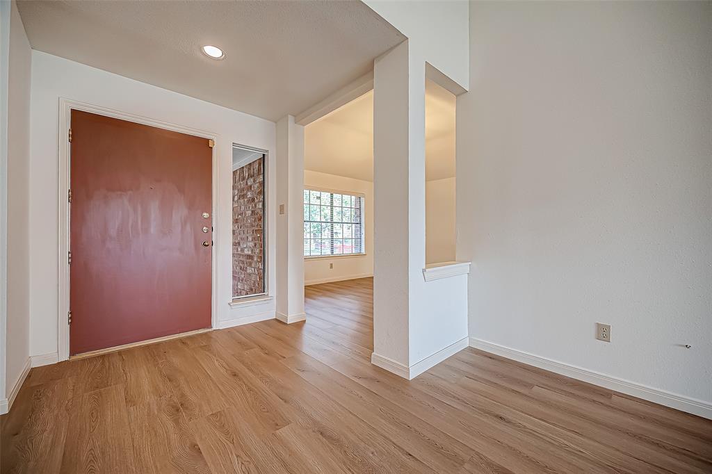 2810 Pineleaf Drive