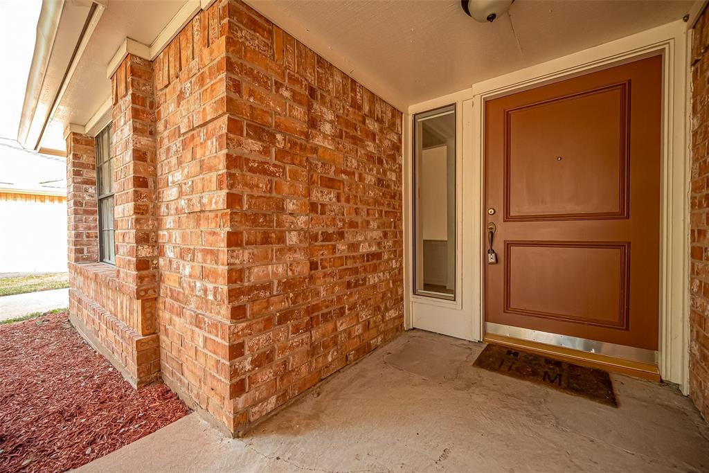 2810 Pineleaf Drive