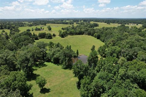 Photo of TBD Cr 2126, Crockett, TX 75835 (MLS # 77356422) Photo of TBD Cr 2126, Crockett, TX 75835 (MLS # 77356422)