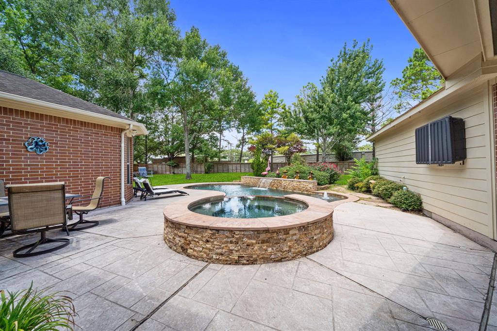 1014 Woodcreek Cove Lane