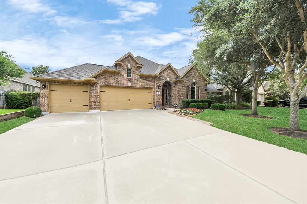 419 Sunny River Lane, Richmond, Texas image 2