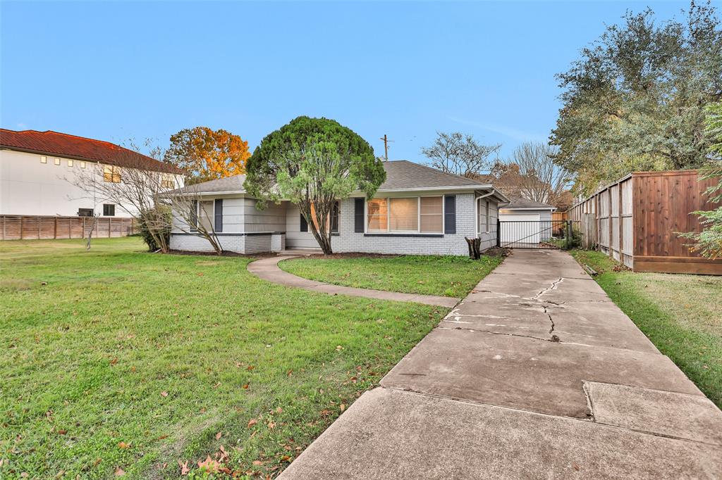 4803 Pine Street, Bellaire, Texas image 4