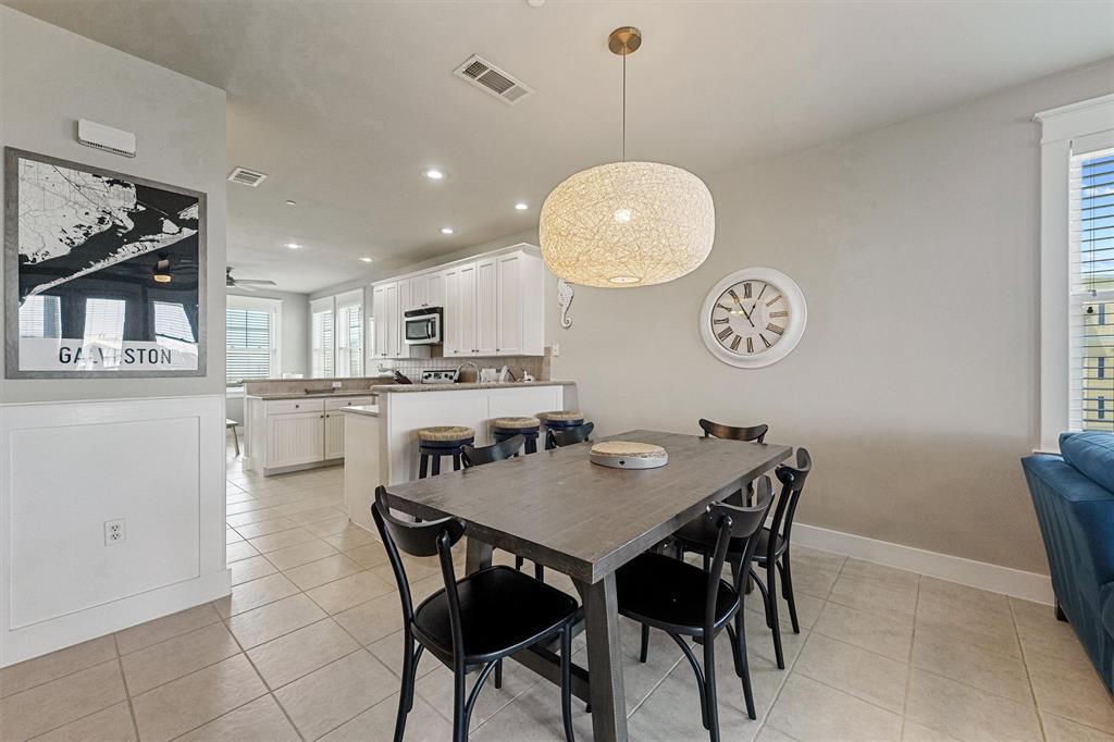 4131 Pointe West Drive #201, Galveston, Texas image 9