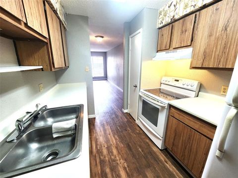 1516 Bay Area Boulevard J9 Houston TX 77058