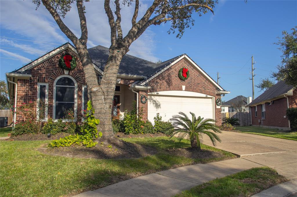 2206 Dawn Shadow Way, Fresno, Texas image 2